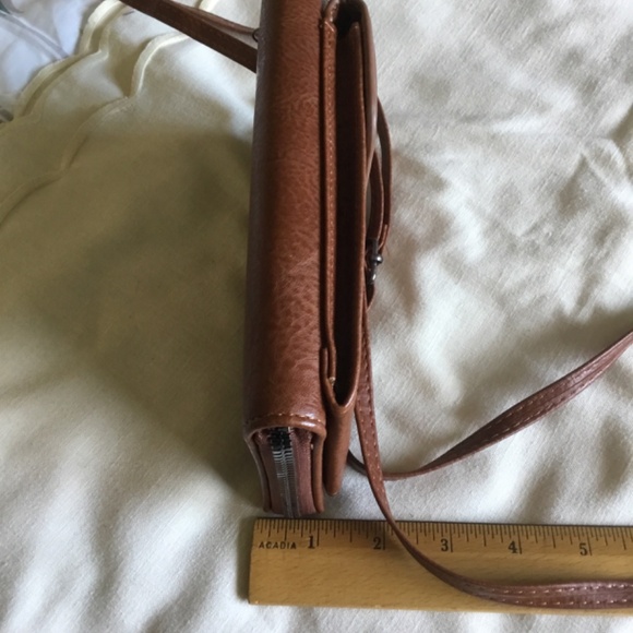 NWOT Crossbody/Phone Bag - Picture 9 of 9